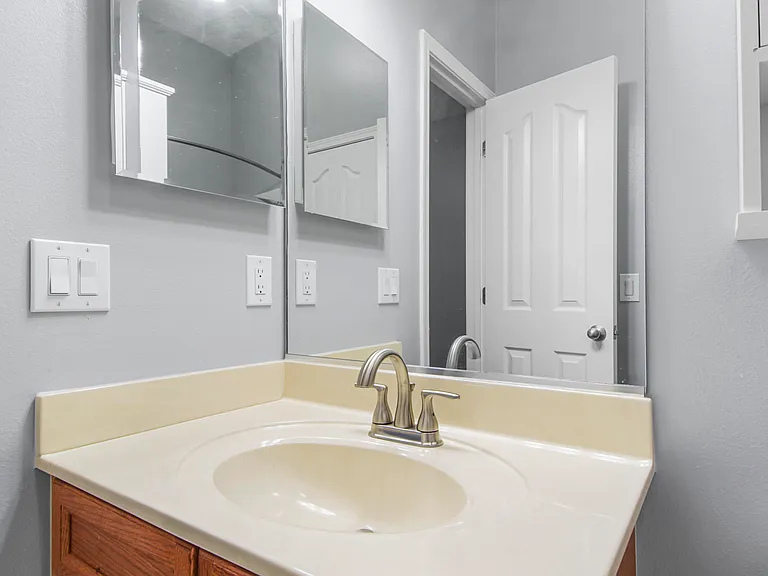 103 Amherst Way — Photo 19