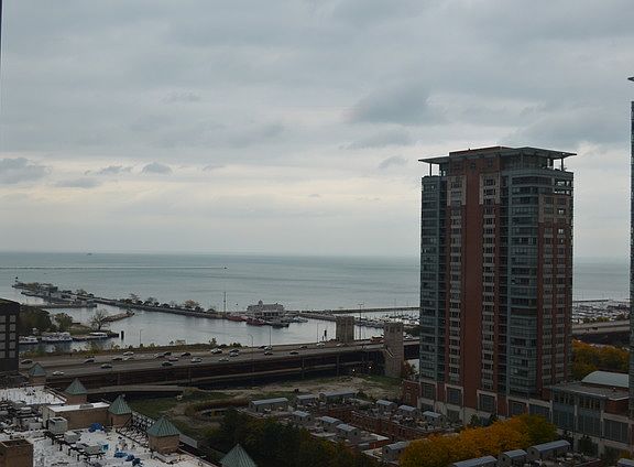 3rd image of 512 N McClurg Ct APT 1507