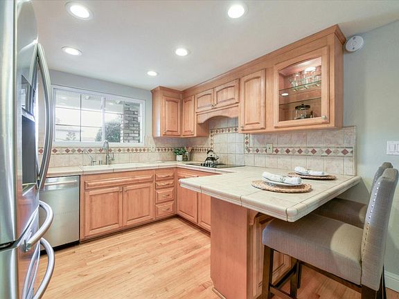 4th image of 2265 Central Park Dr