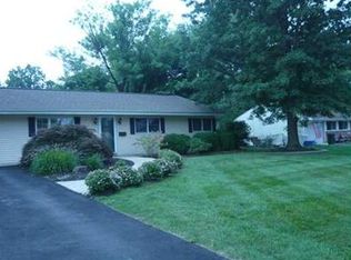 20 Hodge Rd, Kendall Park, NJ 08824