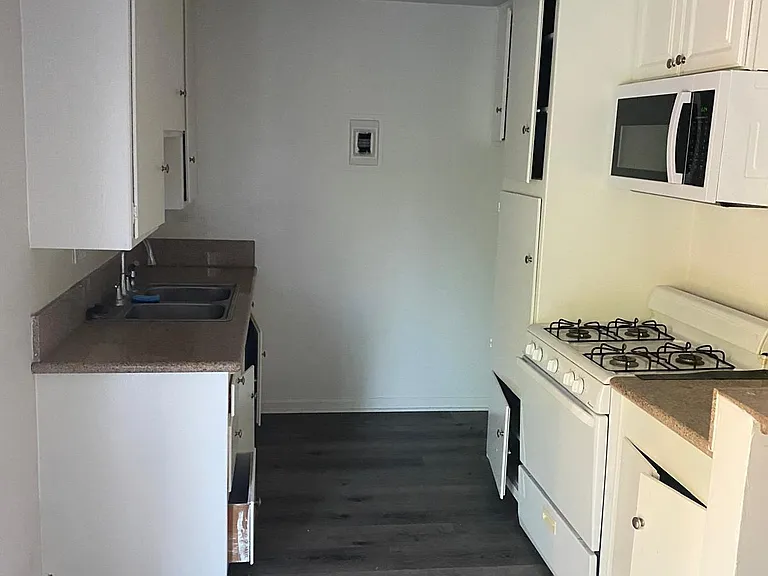 11460 Riverside Dr — Photo 7