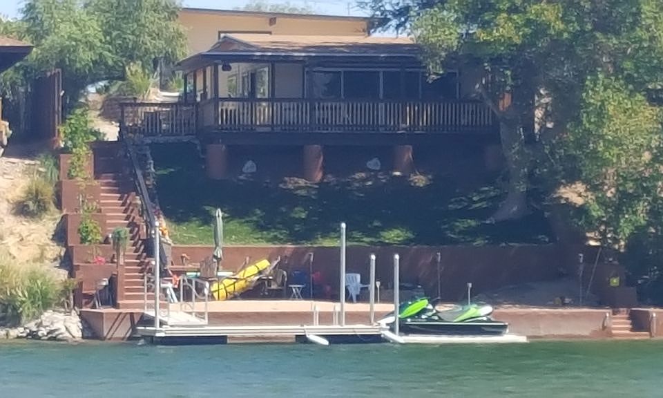 1st image of 321 Riverfront Dr