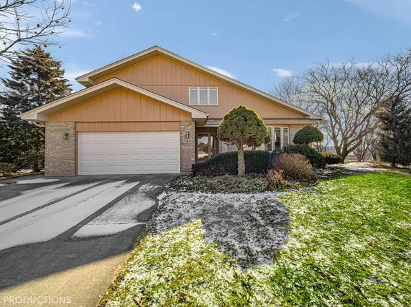 9441 Peacock Ln, Tinley Park, IL 60487