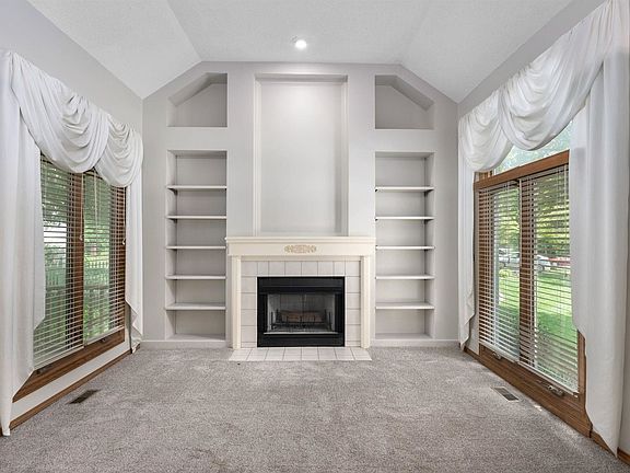 3rd image of 9408 W Wyncroft St