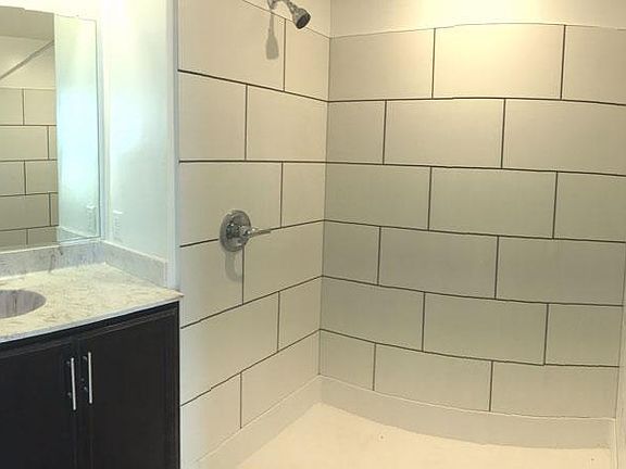 2nd image of 537 N 2nd St APT 305