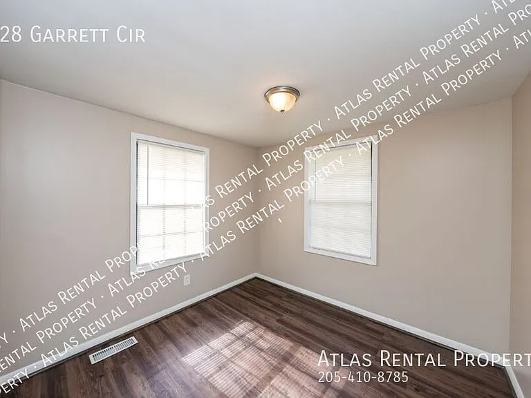 928 Garrett Cir — Photo 8