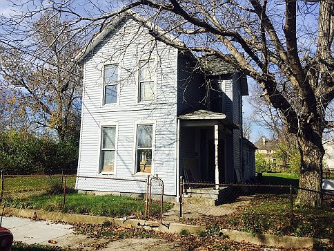 1st image of 1337 W 1st St