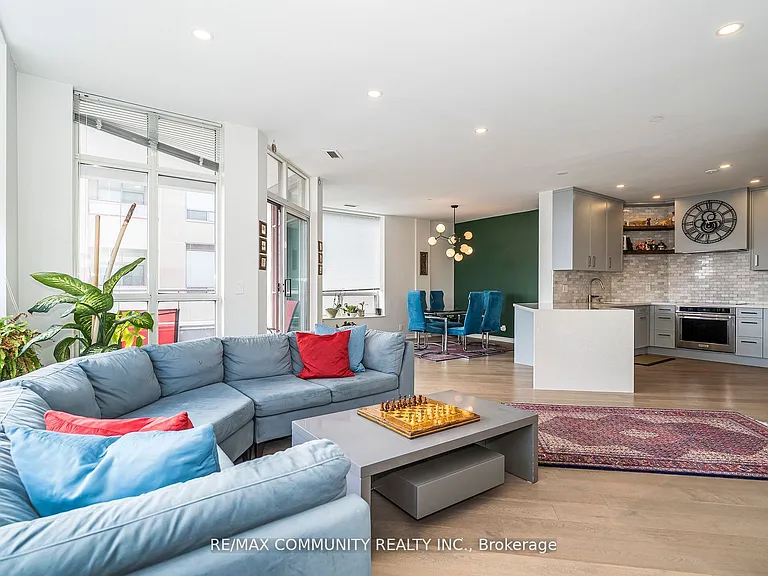 980 Yonge St #513 — Photo 8
