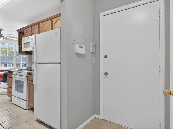 31 Doxbury Ln #31, Suffern, NY 10901