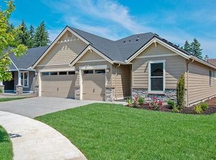 51 Woodlands Dr #557, Eagle Point, OR 97524