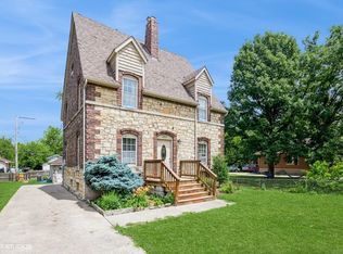 323 W Oak Ave, Lockport, IL 60441