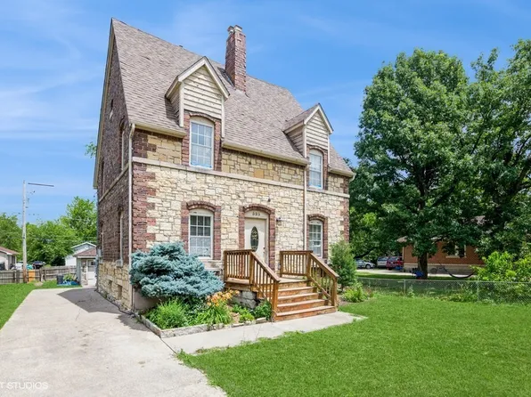 323 W Oak Ave, Lockport, IL 60441