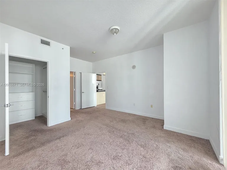 1111 SW 1st Ave #1823 — Photo 9