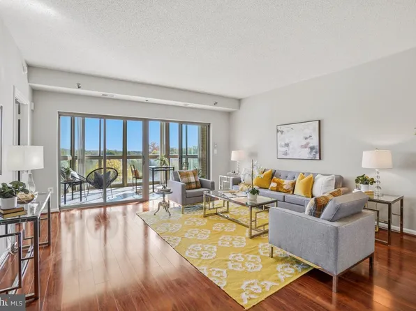 3005 S Leisure World Blvd APT 624, Silver Spring, MD 20906