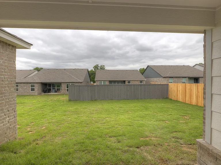 3710 S 13th Pl — Photo 29