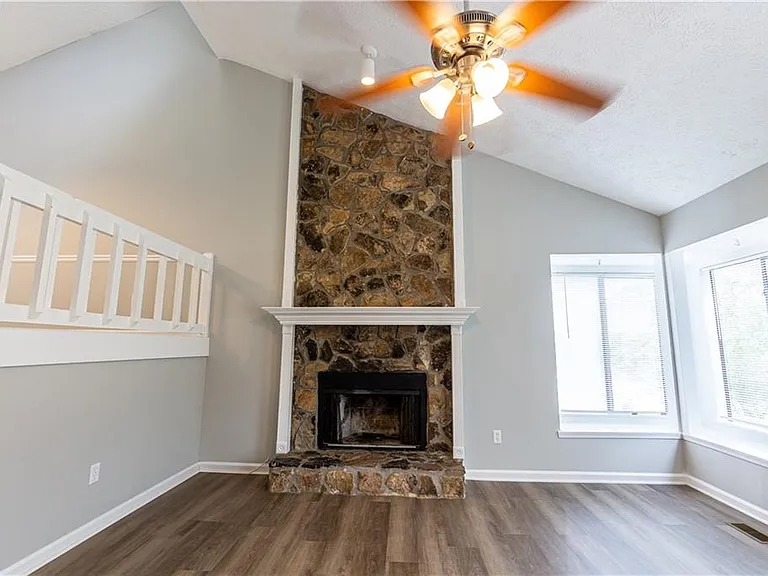 409 Arnold Rd — Photo 3