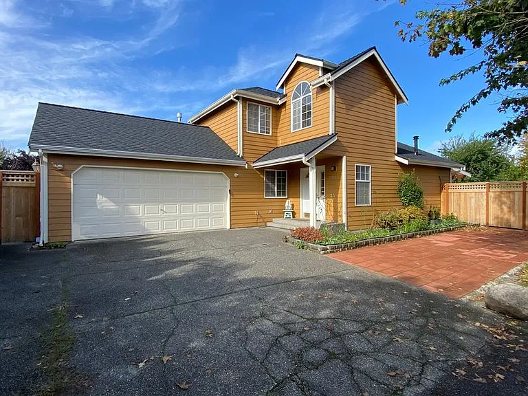 15930 Cascade Ln SE — Photo 1