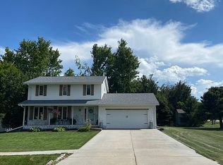 2 Maple Dr, Kearney, NE 68845