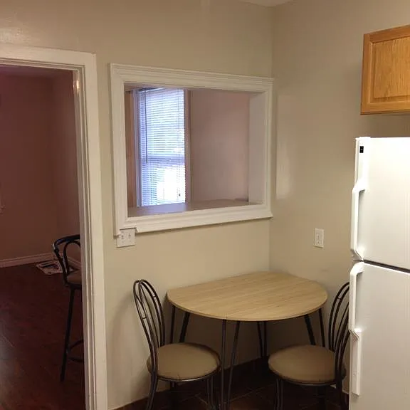 1819 Byng Rd — Photo 10
