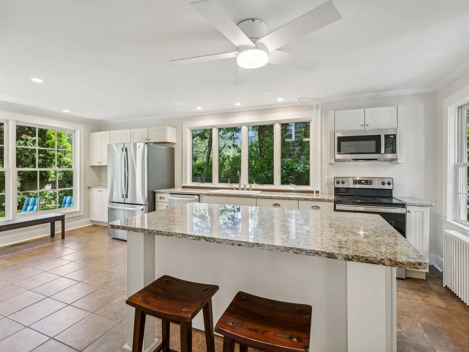 East Hampton Village Rental — Photo 4