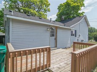 707 E Main St, Edmore, MI 48829