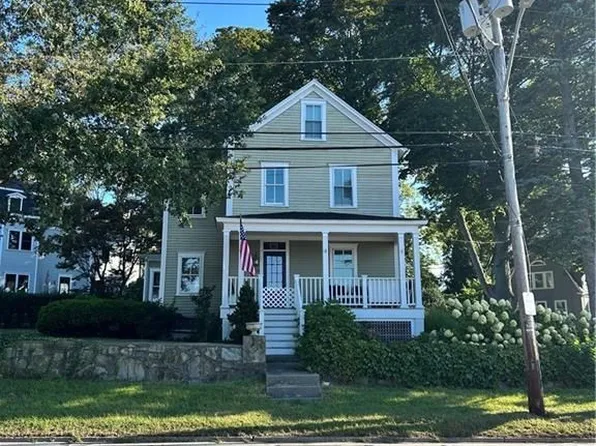 120 Hope St, Bristol, RI 02809
