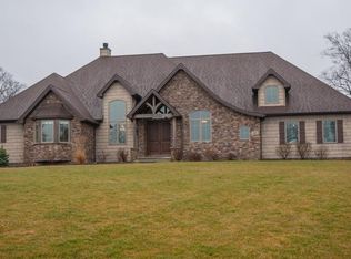2005 Nottinghill Dr, Hinckley, OH 44233