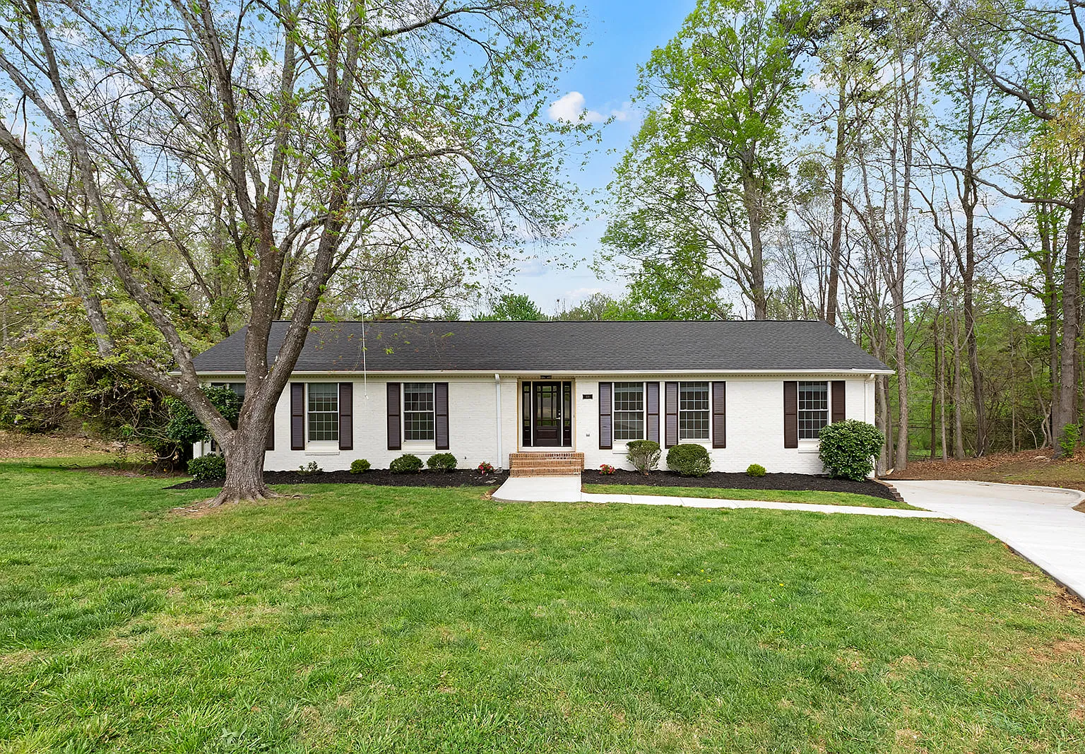4 bed, 2557 sqft, $4,000 — Photo 1