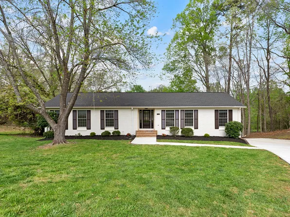 100 Chadmore Dr, Charlotte, NC 28270
