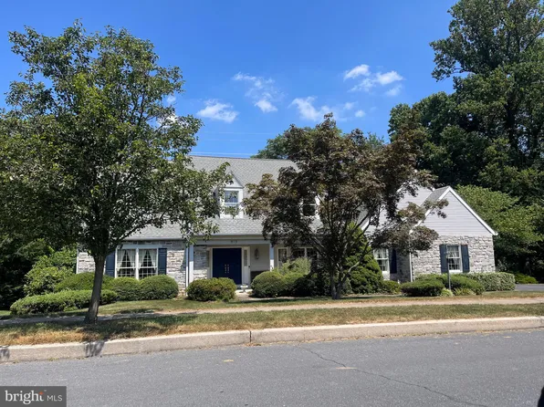 1175 Stonegate Rd, Hummelstown, PA 17036