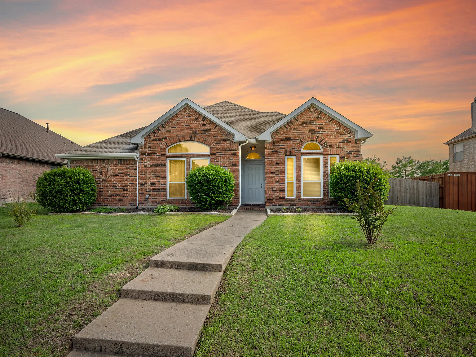 5608 Manchester Dr — Photo 1