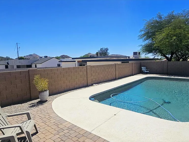 1131 E Redfield Rd — Photo 3