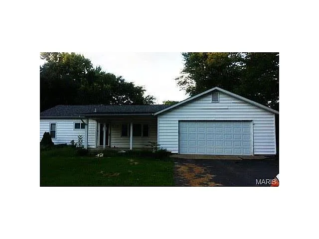 235 Hillsdale Dr photo 1