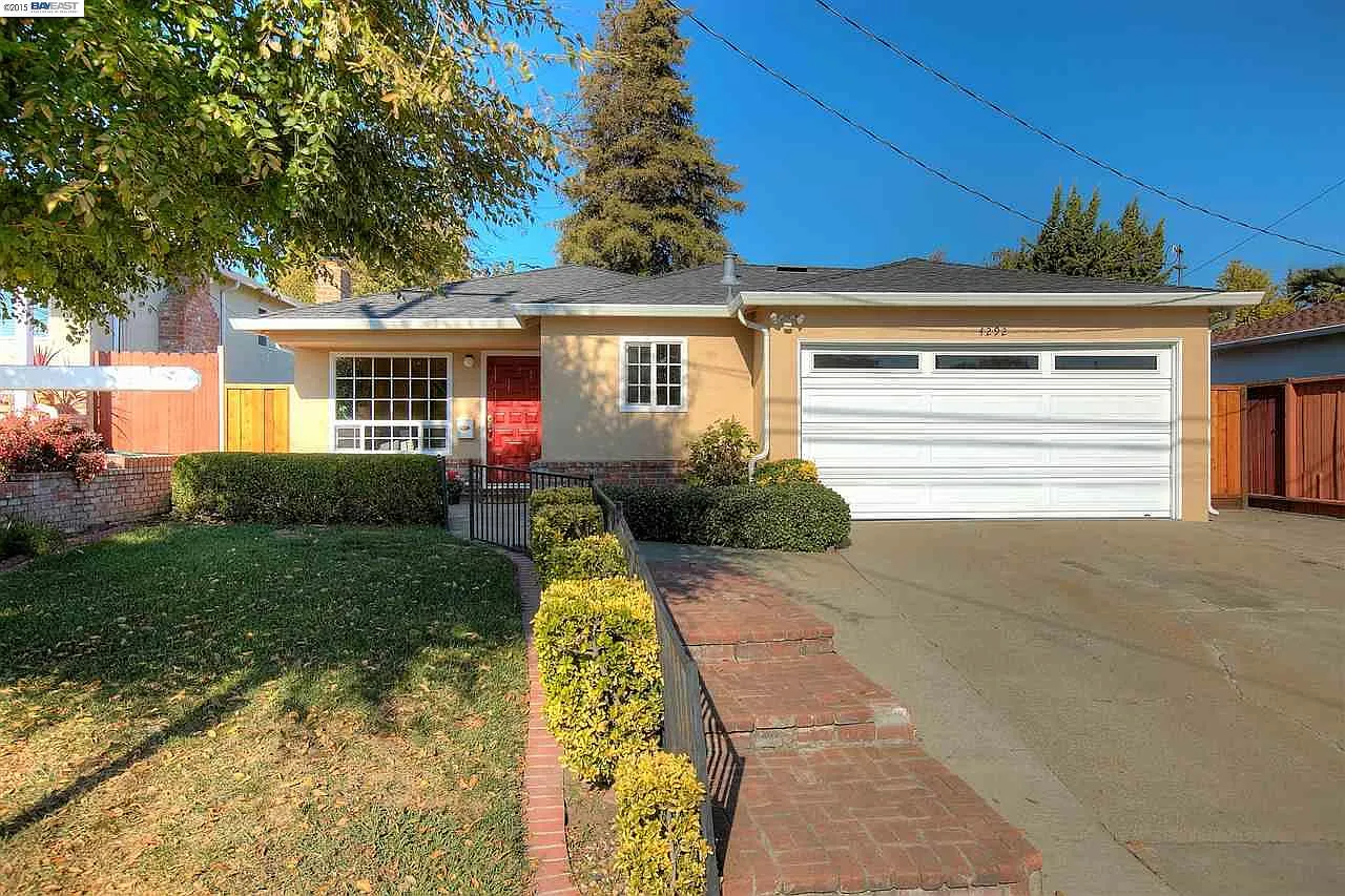 4292 Shamrock Way photo 1