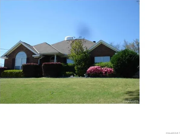 215 Hummingbird Dr, Deatsville, AL 36022