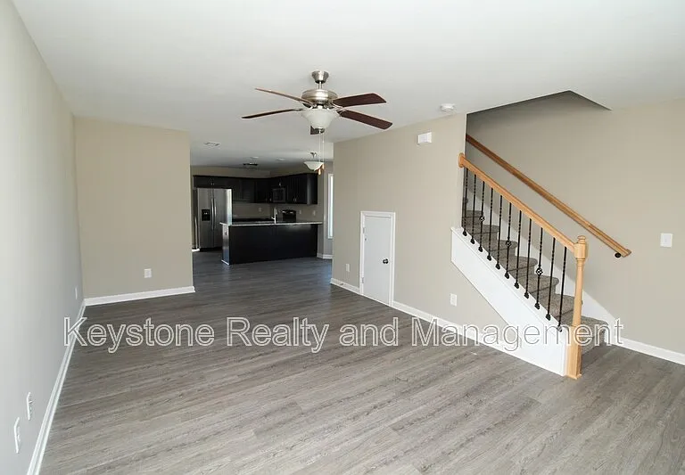 301 Landrum Pl #F — Photo 2