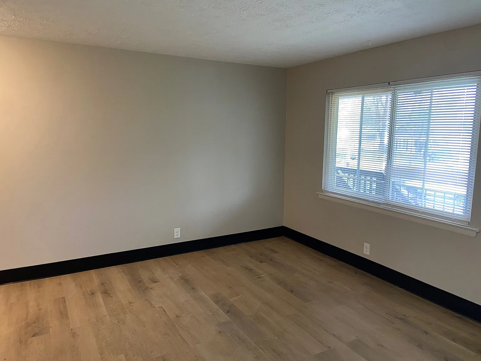 1 bed, 550 sqft, $925 — Photo 3
