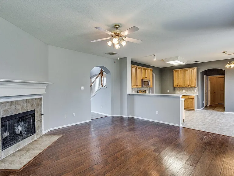 3408 Oleander Dr — Photo 2