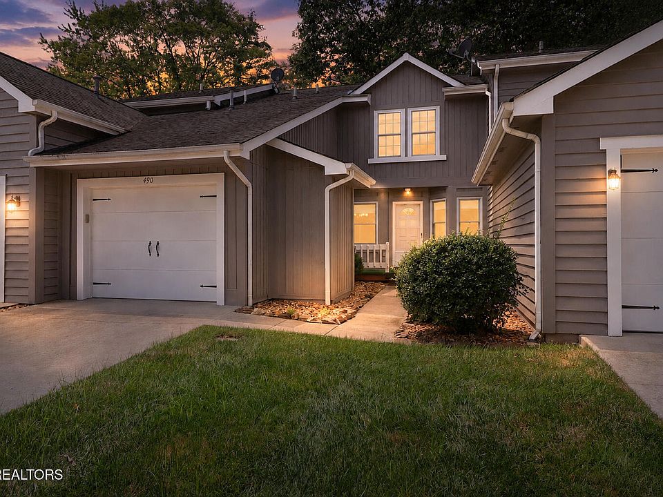 1st image of 490 River Bend Dr