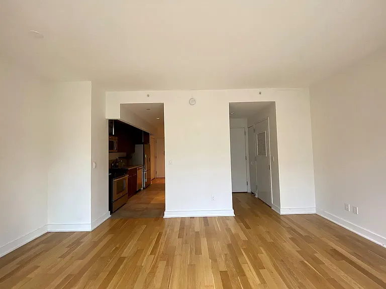 885 6th Ave #11C — Photo 2