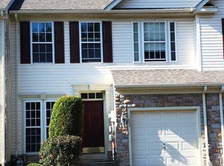 233 Creekside Dr, Pottstown, PA 19464