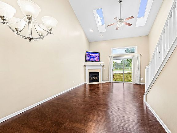 2nd image of 4701 Doral Dr