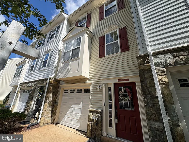 3847 Watkins Mill Dr — Photo 2