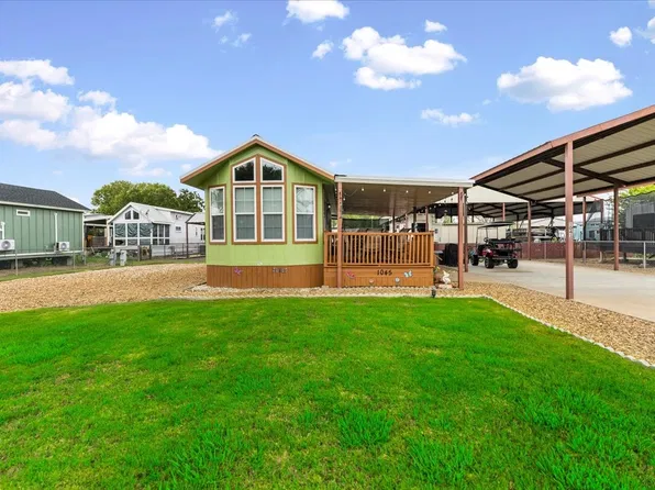 1045 Pelican Isle Dr, Kerens, TX 75144