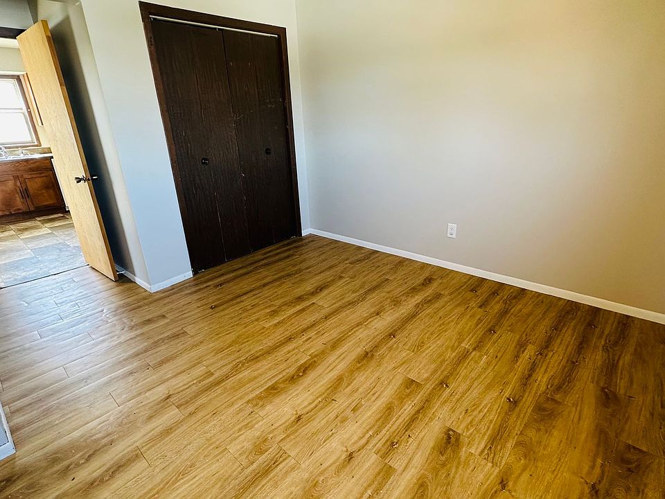 2nd image of 303 N 4th St Unit 8
