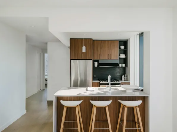 196 Willoughby Street 32D image 3 of 28