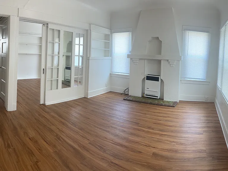 643 E 7th St #2 — Photo 1
