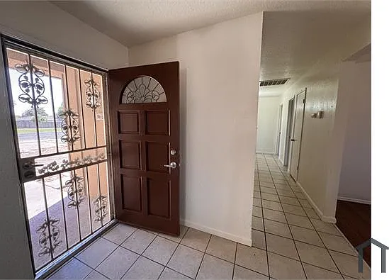 4445 N Emerson Ave — Photo 3