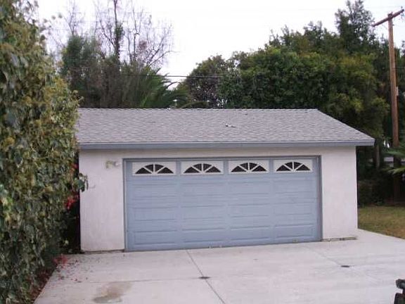 3rd image of 230 4th Ave