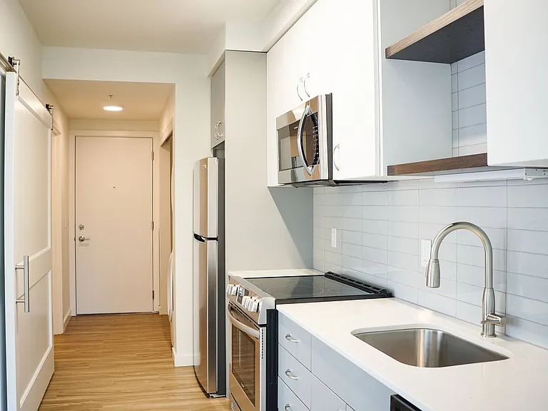 2320 N Vancouver Ave #201 — Photo 3